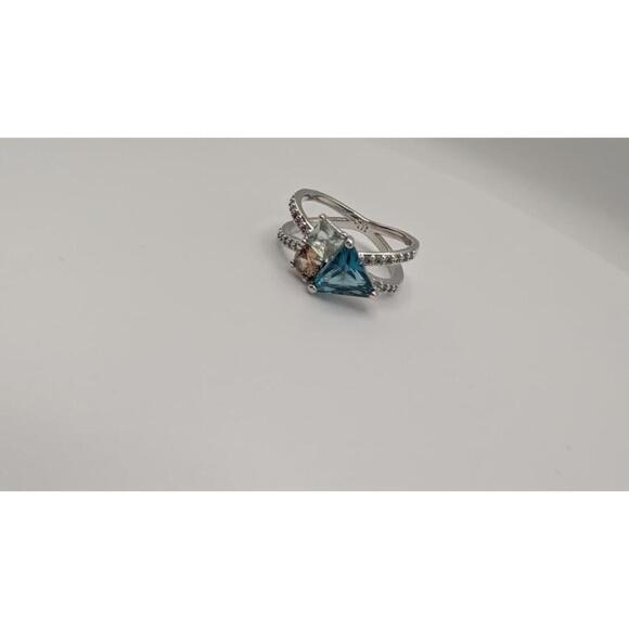 Elegant Silver Ring with Blue and Clear Gemstones Size 6 - Picture 3 of 9